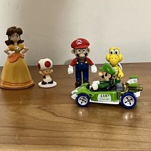 Lot Of‎ Super Mario Figures Mario, Daisy, Toad, Luigi In A Car & Green Koopa